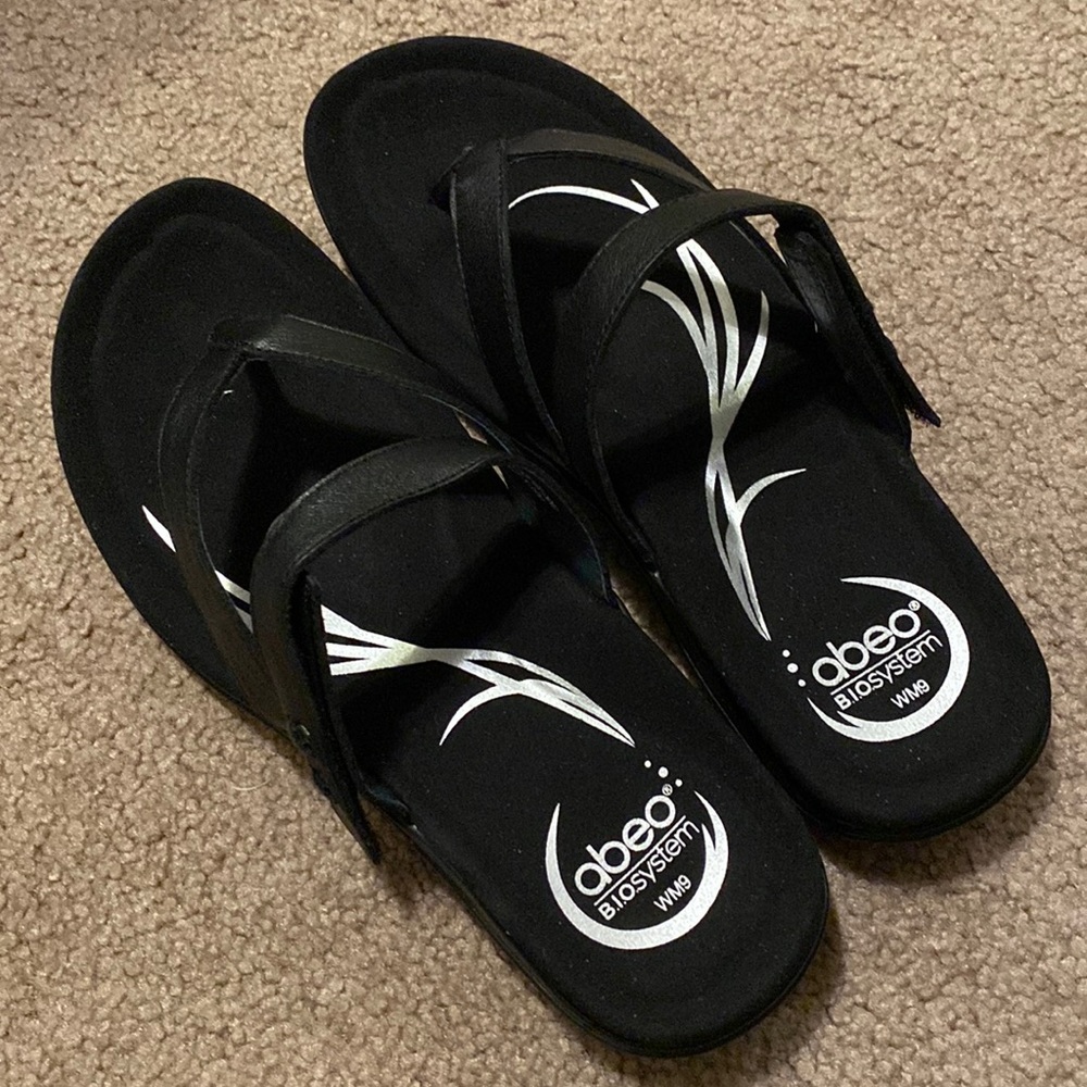 Brand New ABEO “Benefit” Metatarsal Flip Flop (Metatarsal = For High Arches)